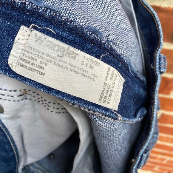 Wranglers Womens 5 Cheeky Booty Frayed Cutoff Denim Blue Jeans Shorts - Picture 5 of 8